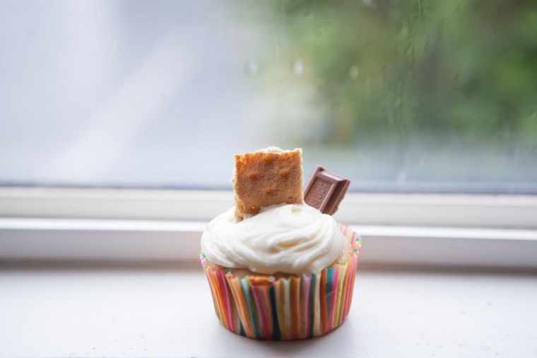 Th Best S’mores Cupcakes – Graham Cracker Cupcake with Marshmallow Fluff&nbsp;Frosting